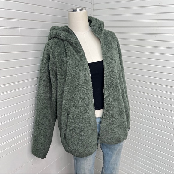Aritzia Jackets & Blazers - Aritzia Tna Green Sherpa Fleece Hoodie